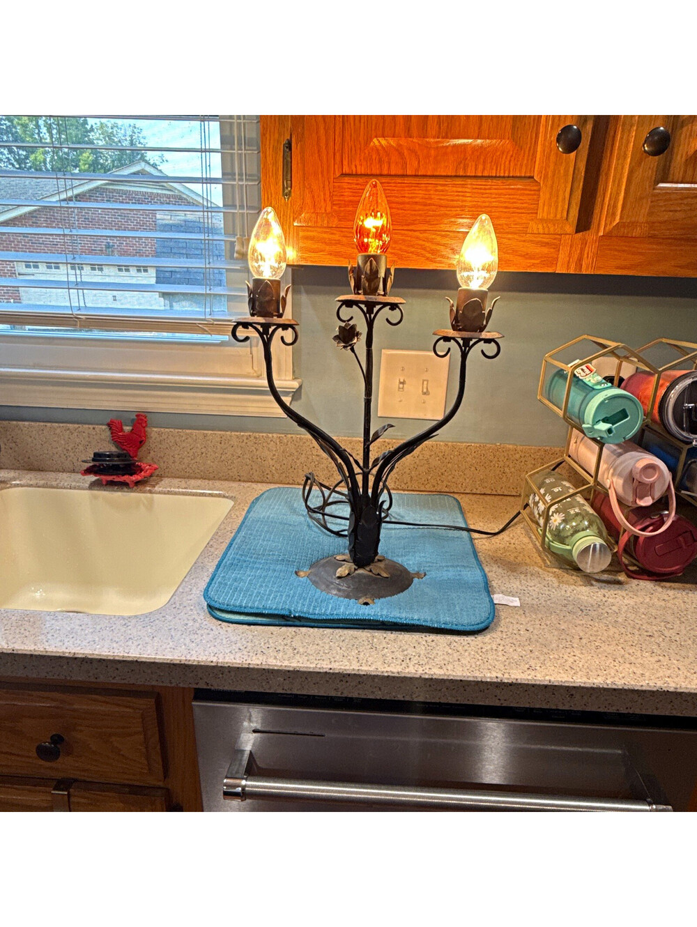 Vintage 3-Light Black/Gold Metal Floral Leaf Candelabra Table Lamp Corded Switch